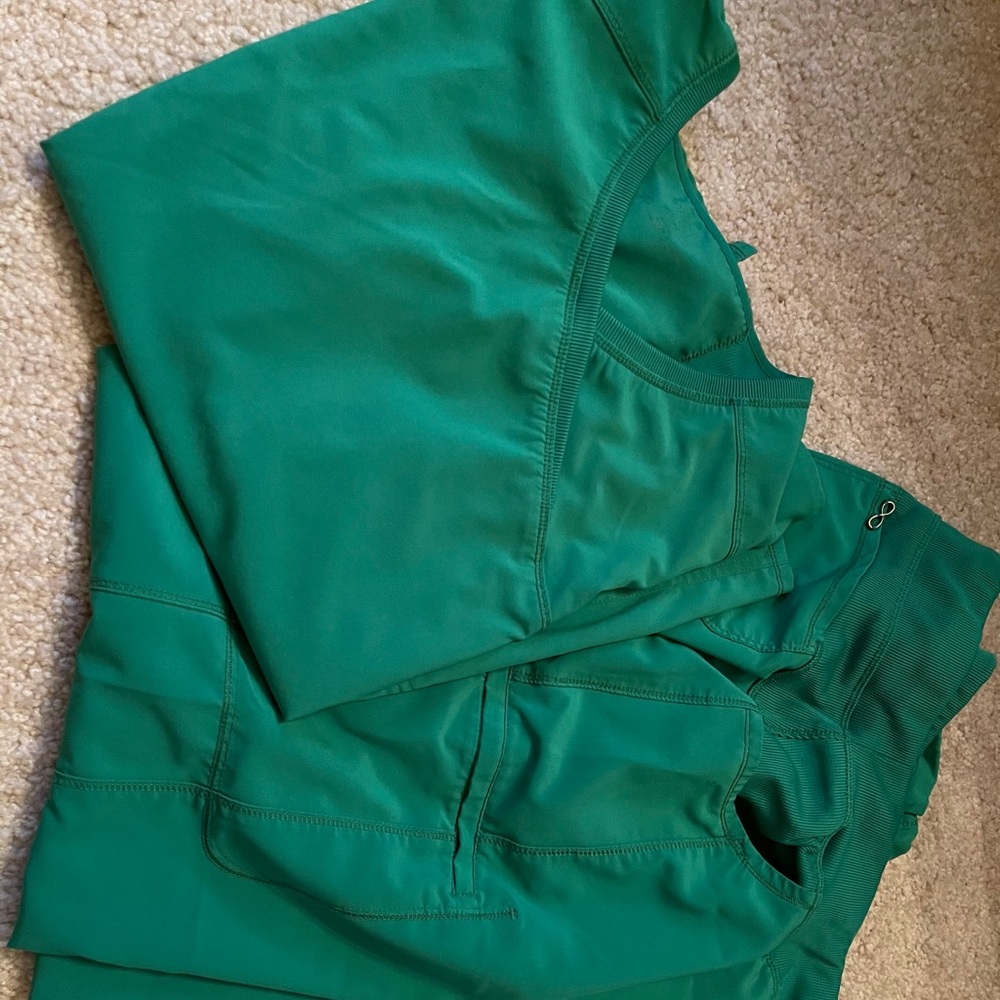 Scrub Set 2/3X
